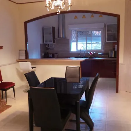 Le Vieux Chai بيت للعطل *